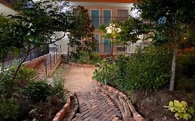 Cascades Inn